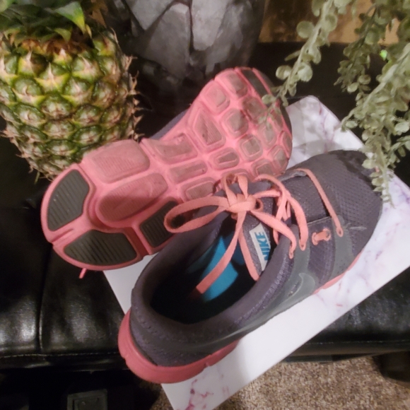 Nike Sneakers - Picture 3 of 5